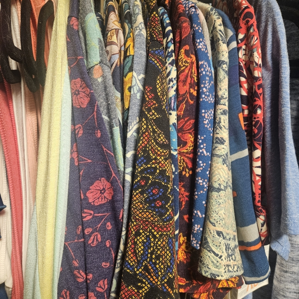 Lularoe Tops - Picture 5 of 7